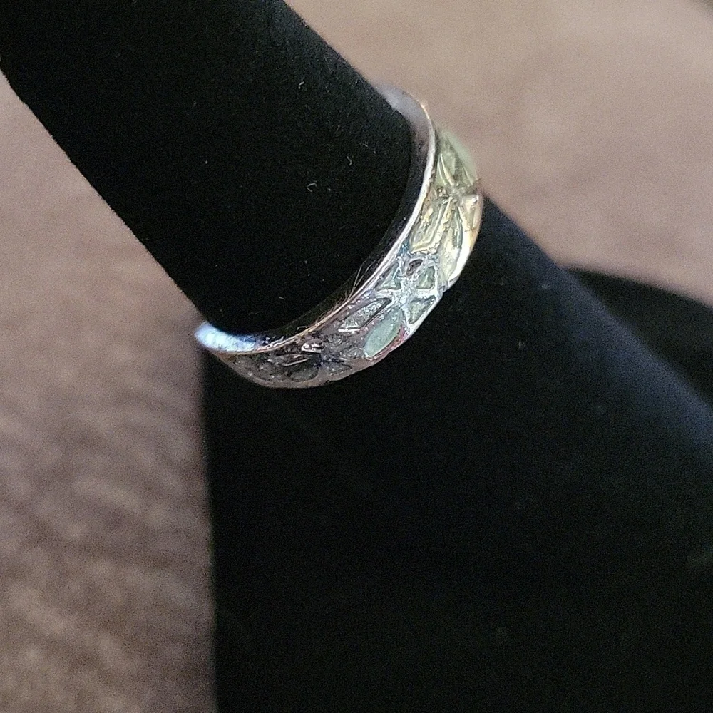 3/$30 Green Enamel Peace Sign Open Ring